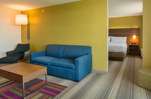 Northwest Anaheim Hotel | Holiday Inn Express Fullerton - Anaheim by IHG
