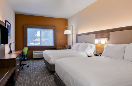 Oroville Hotel | Holiday Inn Express & Suites Oroville Lake by IHG