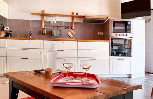 Lignairolles House | Homerez - Nice house for 2 ppl. with shared pool and terrace at Lignairolles