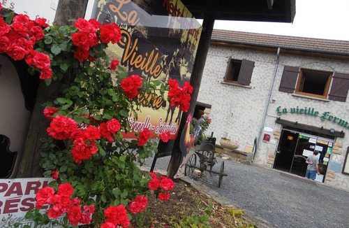 Les Ancizes-Comps Hotel | Hotel Restaurant La Vieille Ferme