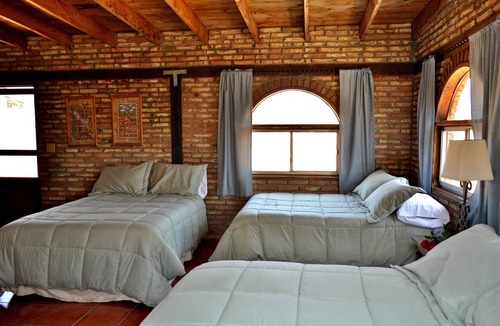 Ensenada Hotel | Hotel that accommodates 6 people