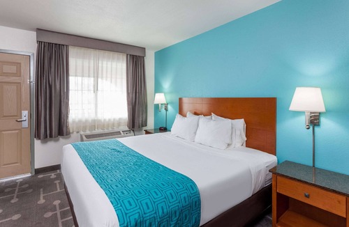 National City Hotel | Howard Johnson by Wyndham National City/San Diego South
