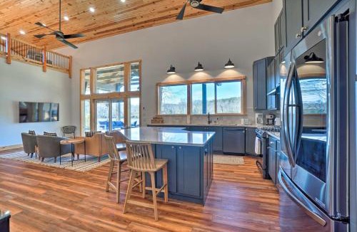 Cotter House | Idyllic Cotter Escape: Steps to White River!