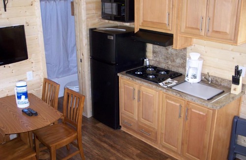 Pine Cove Resort | Idyllwild Camping Resort Cottage