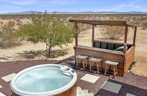 Joshua Tree House | Impressive Cottage with Fire Pit, Hot-tub and Barbecue in Joshua Tree, California