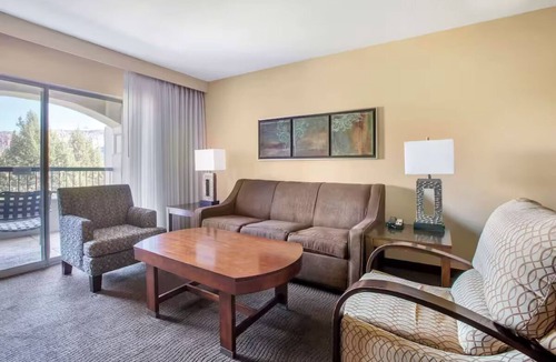 Oak Creek Resort | in a cramped hotel room vacationing in beautiful sedona, arizona? not any more!