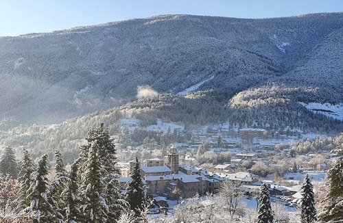 Annot Other | In a quiet, green setting, pretty Provencal country house