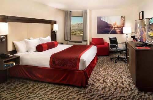 Gateway District Hotel | In the Heart of Vegas Attractions! Casino, Pool, Game Room, Near Mob Museum!