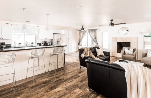 North Mountain House | Incredibly Remodeled Home with Modern Modern Design
