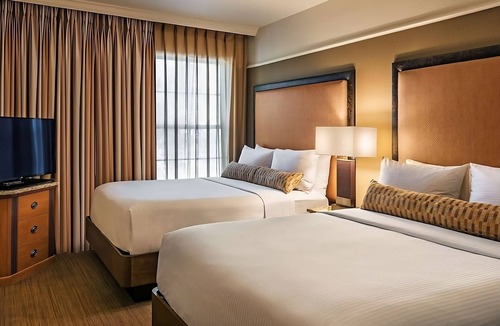 Gainey Village Villas Hotel | Indulge in Home Like Comfort! Short Drive to Desert Botanical Gardens, w/Pool!