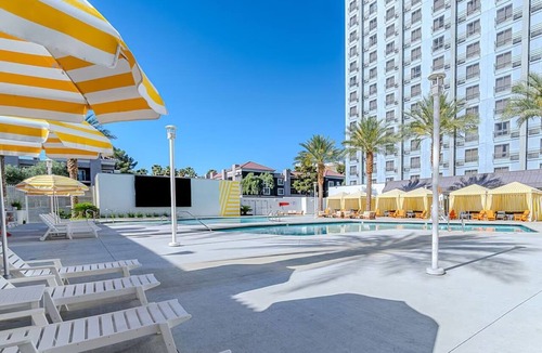 Las Vegas Apartment | International Suite | Vegas Casino Stay