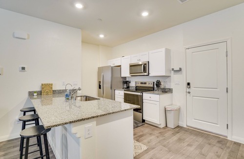 Henderson House | Inviting Henderson Townhome w/Community Pool!