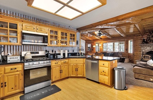 Fox Farm Cabin | Its a Beautiful 3 Bedroom cabin where you can make memories the last a lifetime