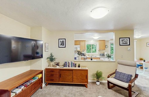 Friendly House | Jefferson Jolly