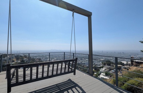 Hollywood Hills West House | Jetliner Views & Modern Elegance Above Sunset