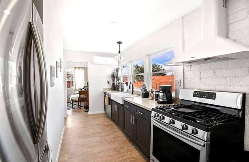 Joshua Tree House | Joshua Tree 4BR | Hot Tub + Desert Views | C&C