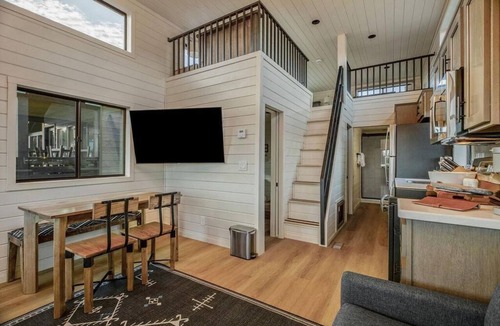 Flagstaff Cabin | Juniper Cabin - Park Model Sleeps up to 8