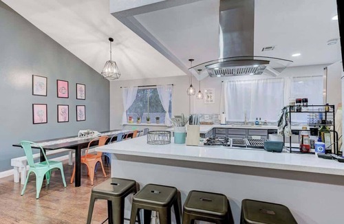 Chinatown House | Kasa Kactus - 3 miles from strip