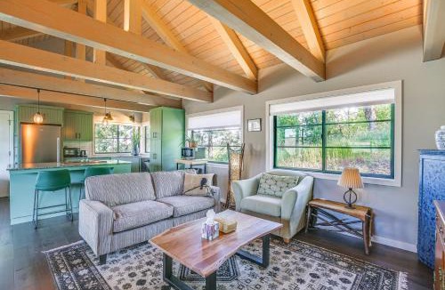 Thurston House | 'Kimiko' Getaway w/Fire Pit – 15 Mi to Eugene