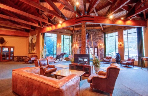 Mount Charleston Hotel | King Room at The Retreat on Charleston Peak w/Free Parking & Game Lounge!