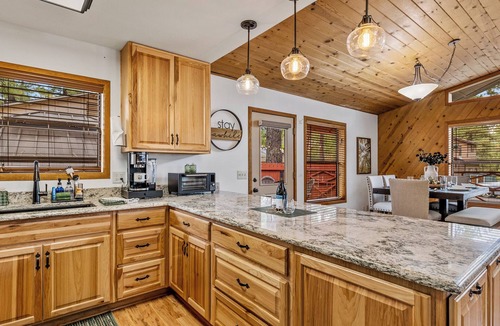 Mountainaire House | Kiowa Cabin Hideaway Vacation Rental | 6-Guest Mountain Hideaway, Flagstaff | Mins to Dwtn Trails