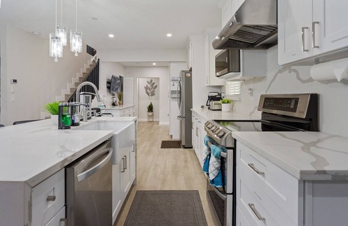 Eagle Rock House | LA HOME-Olympics, Football, NBA, Baseball & Universal Studios