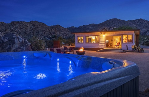 Panorama Heights House | 🌵La Luna Azul - A Private Home in the Boulders w/Hot Tub, Fire Pit and BBQ🌵