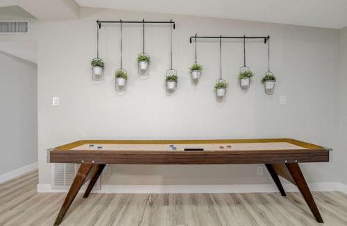 Las Vegas House | Lady Luck Villa w/Pool & Games Near Strip