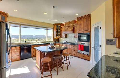 Lake Arrowhead House | Lake Arrowhead Home w/3 Decks & Stunning Views!