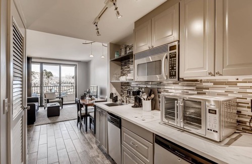Lake Las Vegas Condo | Lake Las Vegas condo with balcony, lake and golf course view