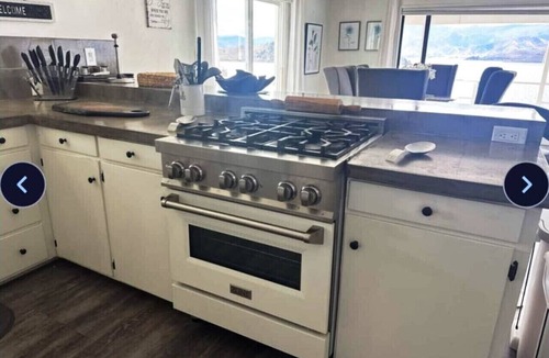 Wofford Heights House | Lake View 4BR | Sleeps 12 | Studio + Views