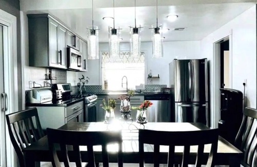 Agoura Hills House | Lakefront house