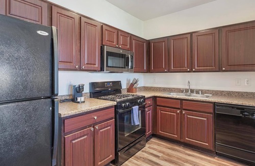 Sunrise Manor Apartment | Landing | Chic 1BD, Gym