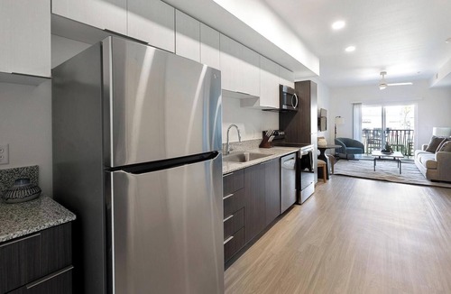 North Mountain Apartment | Landing | Chic 1BD, Pool, Gym