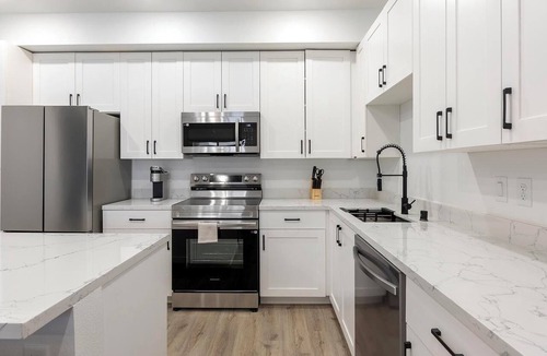 Las Vegas Apartment | Landing | Chic 2BD, Clubhouse, Gym