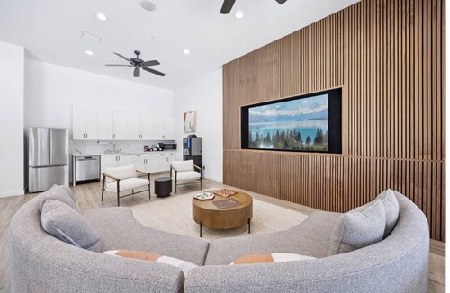 Las Vegas Apartment | Landing | Incredible Studio, Gym, Clubhouse