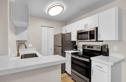 Greenbell Apartment | Landing | Incredible 2BD, Pool, Gym