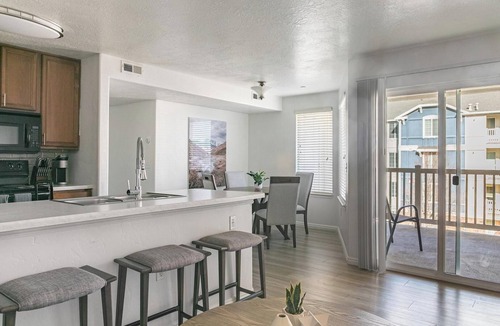 Herriman Apartment | Landing | Modern 3BD, Pool, Gym