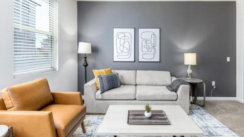 Mission Valley West Apartment | Landing Modern Apartment with Amazing Amenities (ID5499X01)