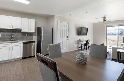 Whitney Apartment | Landing | Spectacular 1BD, Gym, Clubhouse