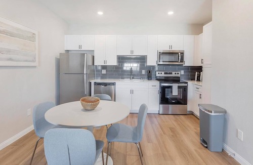 Townsite Apartment | Landing | Spectacular 2BD, Pool, Rooftop Lounge