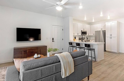 Las Vegas Apartment | Landing | Stunning 1BD, Clubhouse, Gym