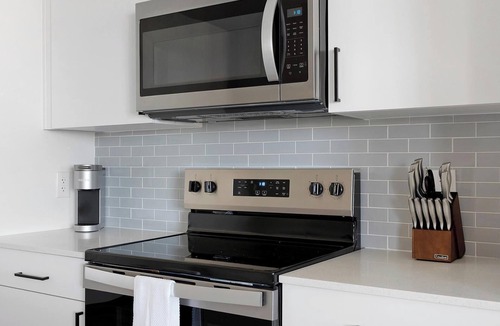 Casa Grande Apartment | Landing | Stunning 1BD, Pool, Clubhouse