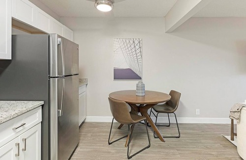 Rancho Oakey Apartment | Landing | Stunning 1BD, Gym