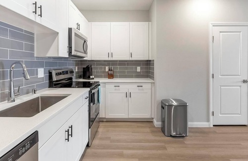 Townsite Apartment | Landing | Stylish 2BD, Pool, Rooftop Lounge