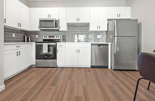 Townsite Apartment | Landing | Stylish 2BD, Rooftop Lounge, Pool