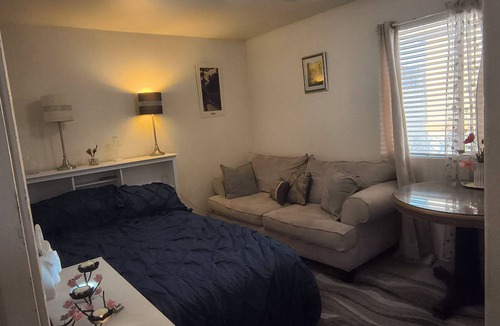 Paradise Bed & Breakfast | Large 3 bdr Classy European style in tranquil Vegas,close toSouth Strip &airport