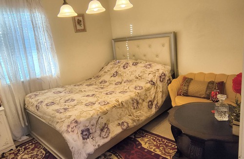 Paradise Bed & Breakfast | Large 3 bdr Classy European style in tranquil Vegas,close toSouth Strip &airport