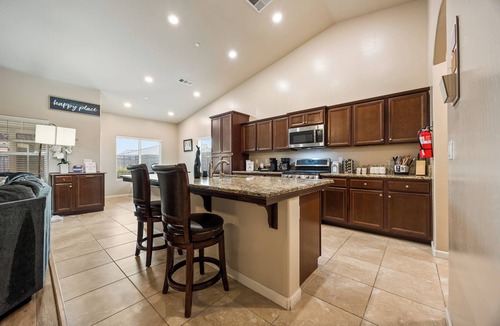 Pumpkin Center House | Large 6BR Home Walk Park In-Law Suite EV Charger