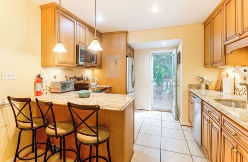 White Oak House | Large Deck & Yard w/a View! Family Home Near DC